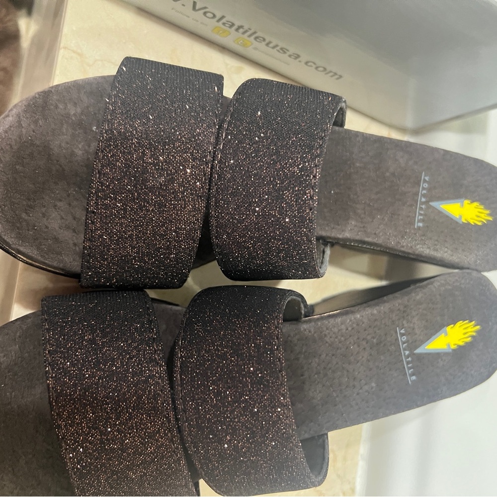 Volataire shimmer  very dark brown Bronze size 9